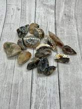 Load image into Gallery viewer, Agate Geode Ocos
