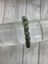 Load image into Gallery viewer, Labradorite Bracelet 8mm
